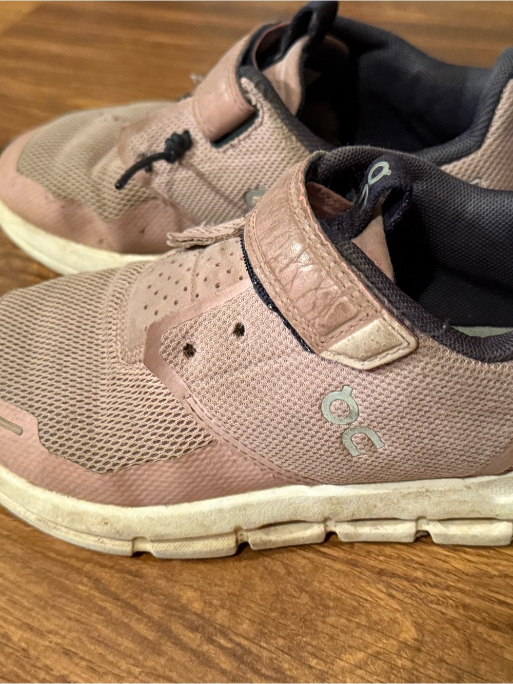On Running Kids Dusty Pink Hook-and-Loop Sneakers